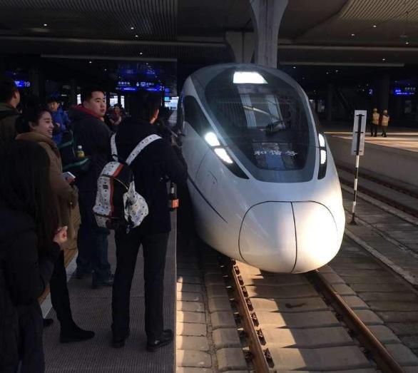 高铁与动车的速度相差多少,高铁vs动车速度