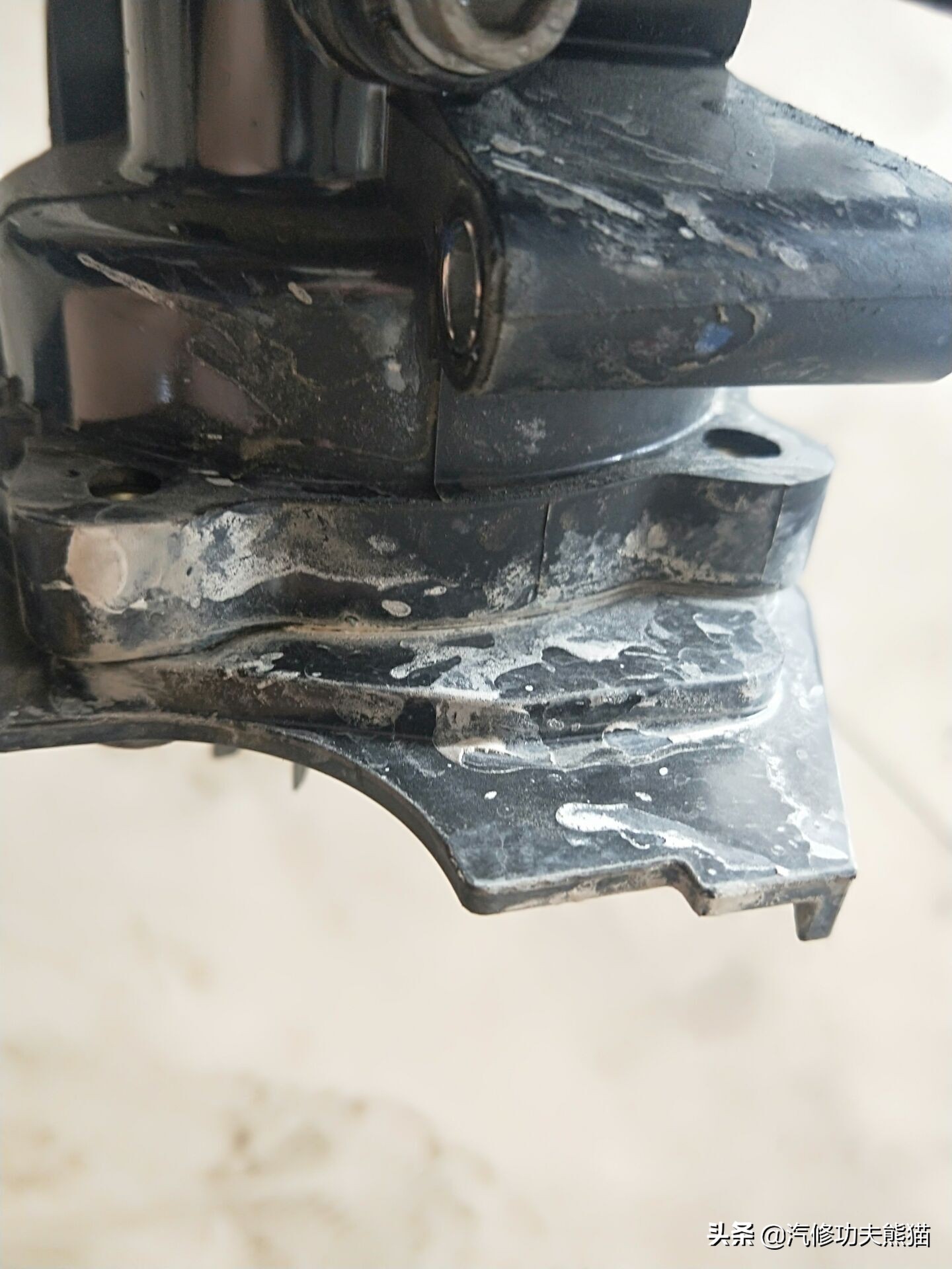 07年奥迪a6轻微烧机油怎么解决,奥迪2007款a6烧机油的原因