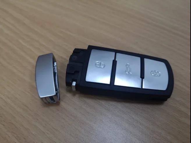 更换宝来车钥匙电池,迈腾车钥匙原装电池