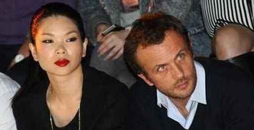 这个敢在客厅挂“*爱性**关系”画的妈妈,太飒了