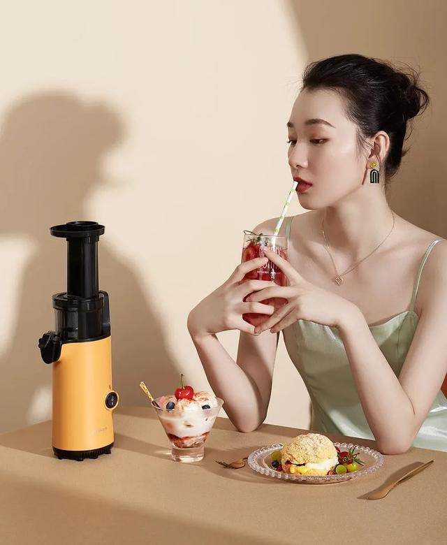 榨汁机鲜榨果汁纯天然无任何添加,榨汁机无渣的