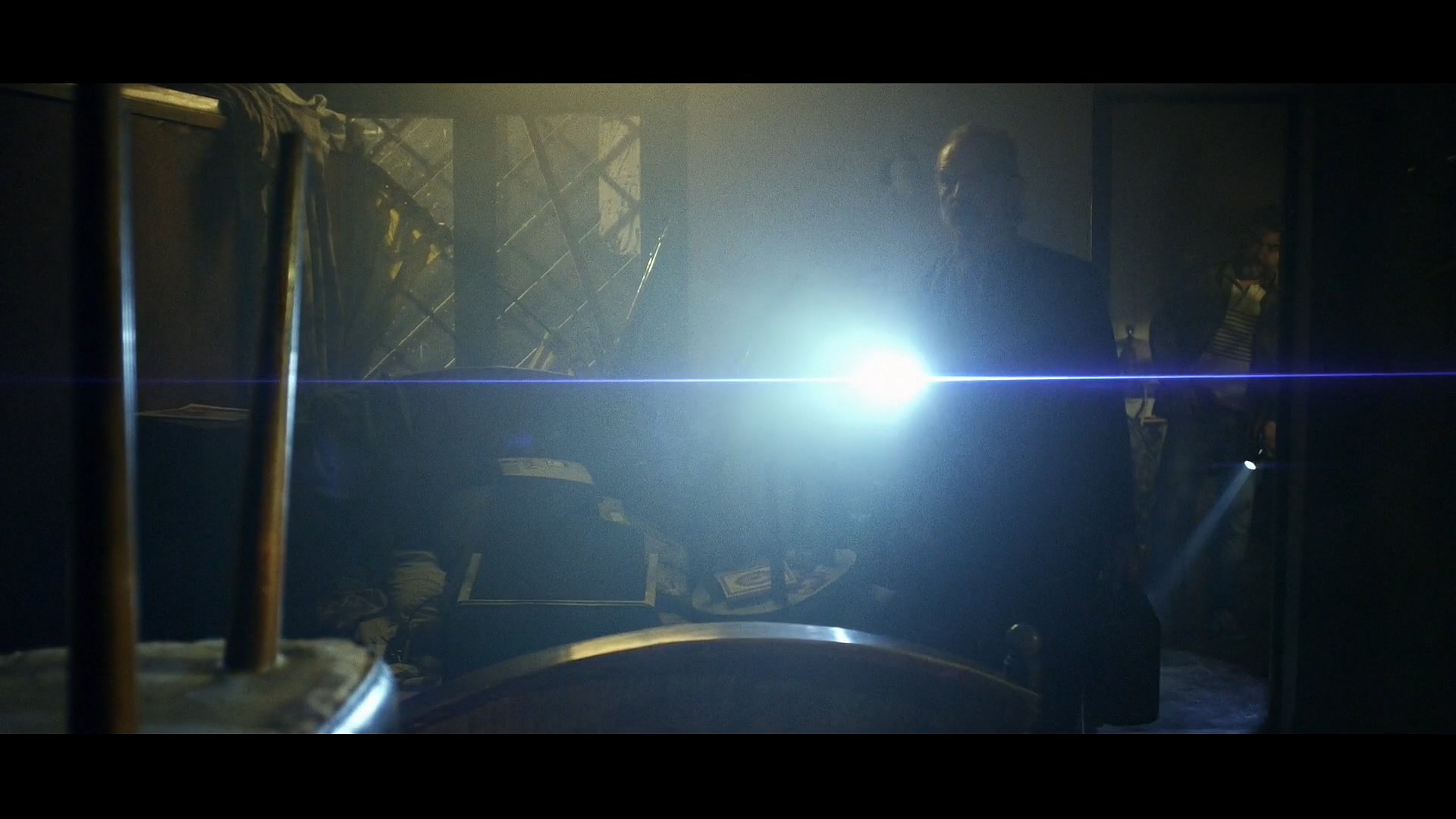 邻居天天半夜装修,邻居大半夜装修吓到了孩子