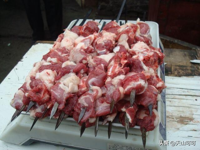 为什么羊肉串上的肥肉那么香,为什么羊肉串那么多筋