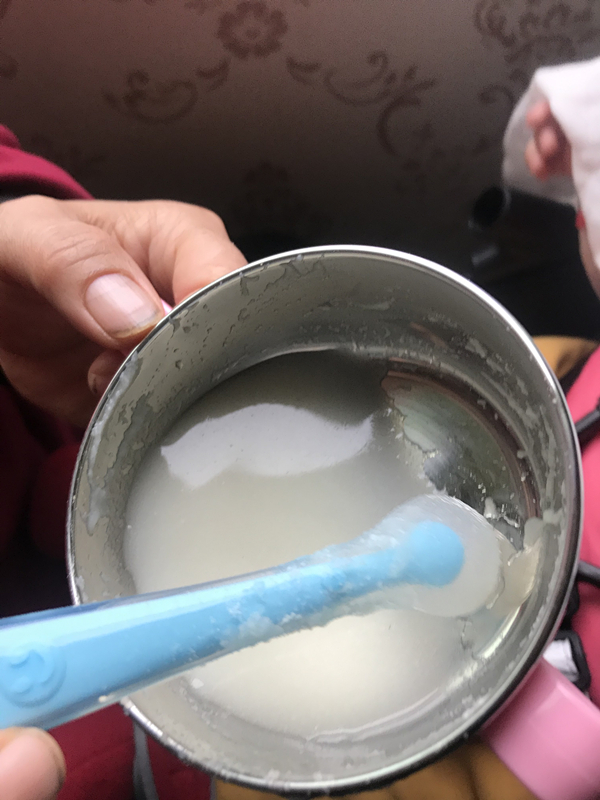 米粉西红柿辅食做法6个月宝宝 (苹果泥米粉辅食做法6个月)