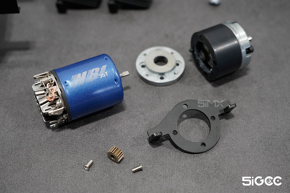 组装f2000拖头,组装f2000卡车模型