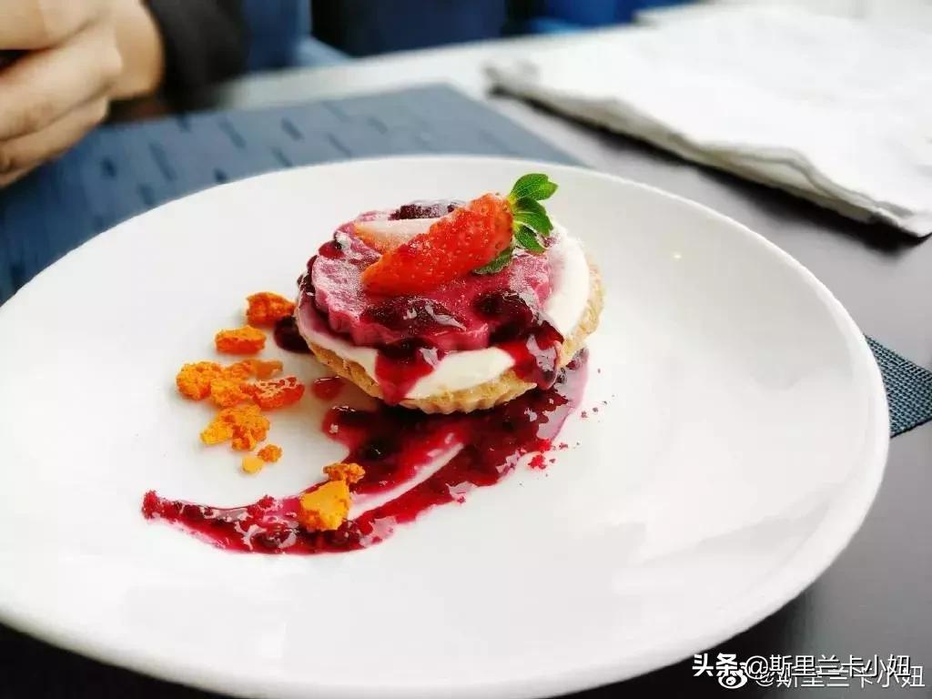 斯里兰卡爆发恐袭,斯里兰卡恐袭案什么时候发生的