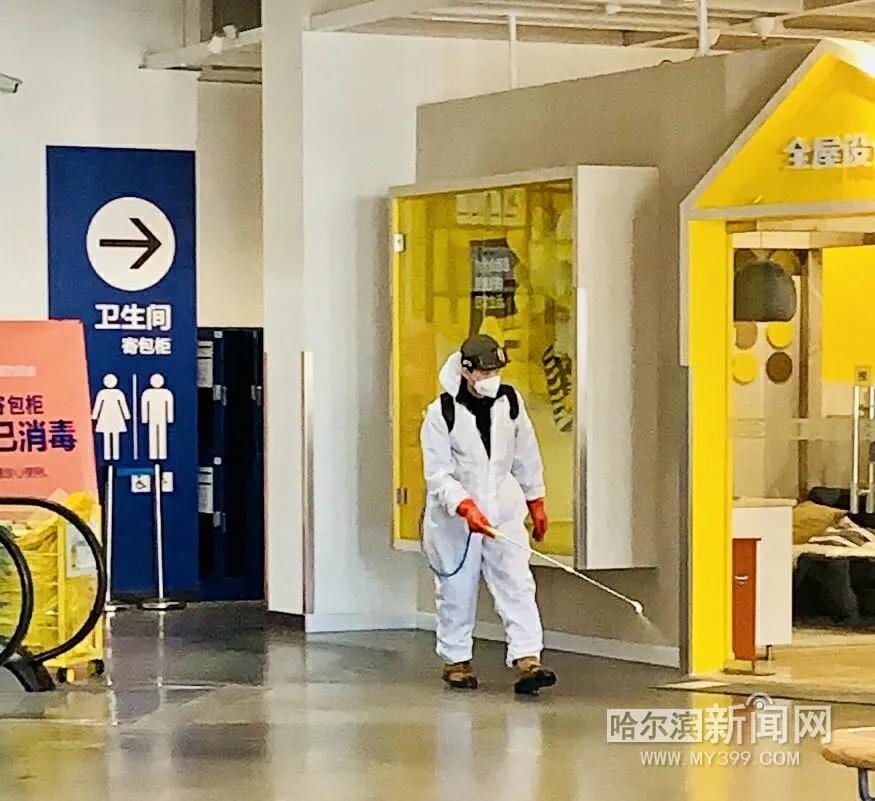 哈尔滨市大型商场复工+防疫“标配”外还做了不少“加分项”丨消杀再、“测温神器”减少顾客等待……