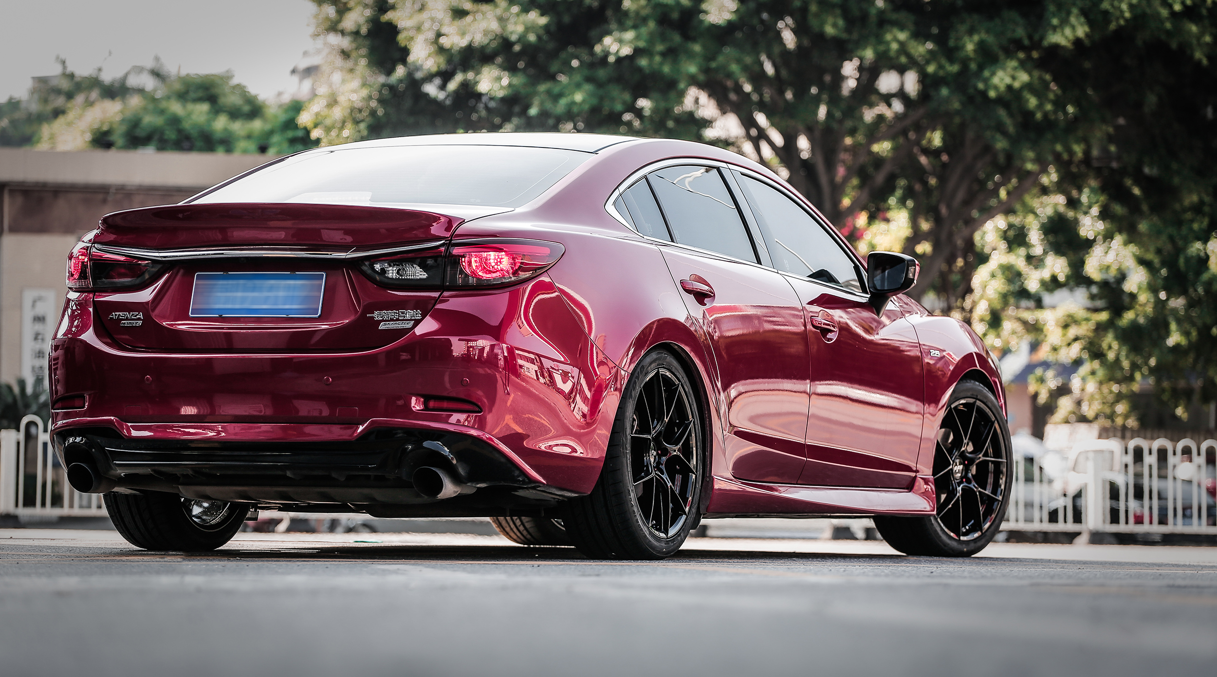 阿特兹19寸轮毂容易坏吗,阿特兹19寸轮毂可以换235的胎吗