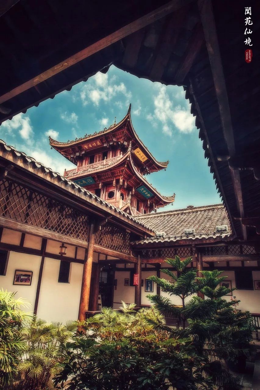 有生之年一定要去四川吗,年轻时不能去四川吗