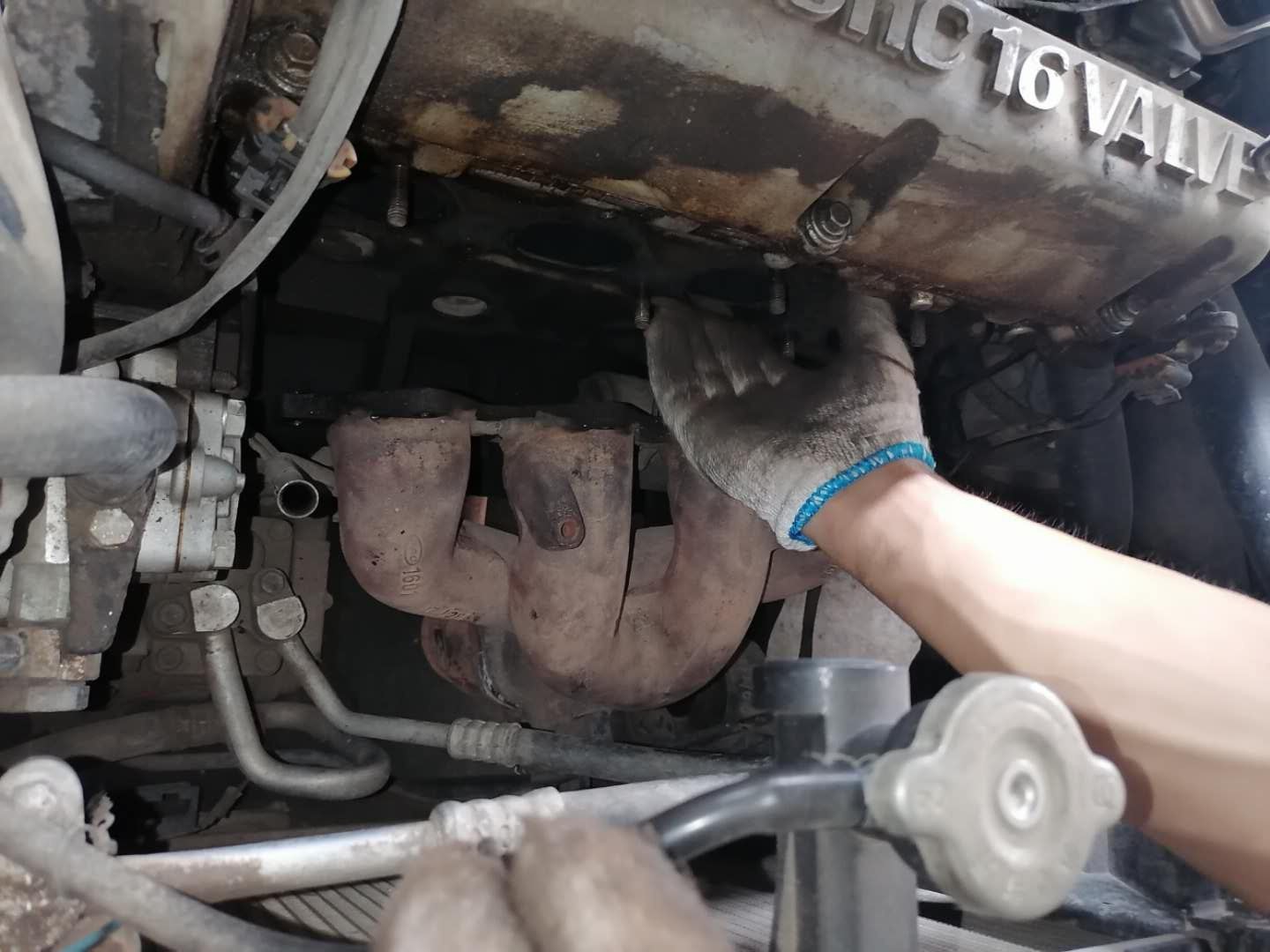 发动机正时链条抖动是什么原因,发动机抖动和正时链条有没有关系