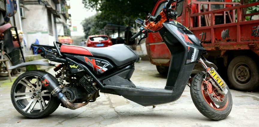 北京摩托车神越南开店，被抢上百万，替德国人改装踏板车横穿欧亚