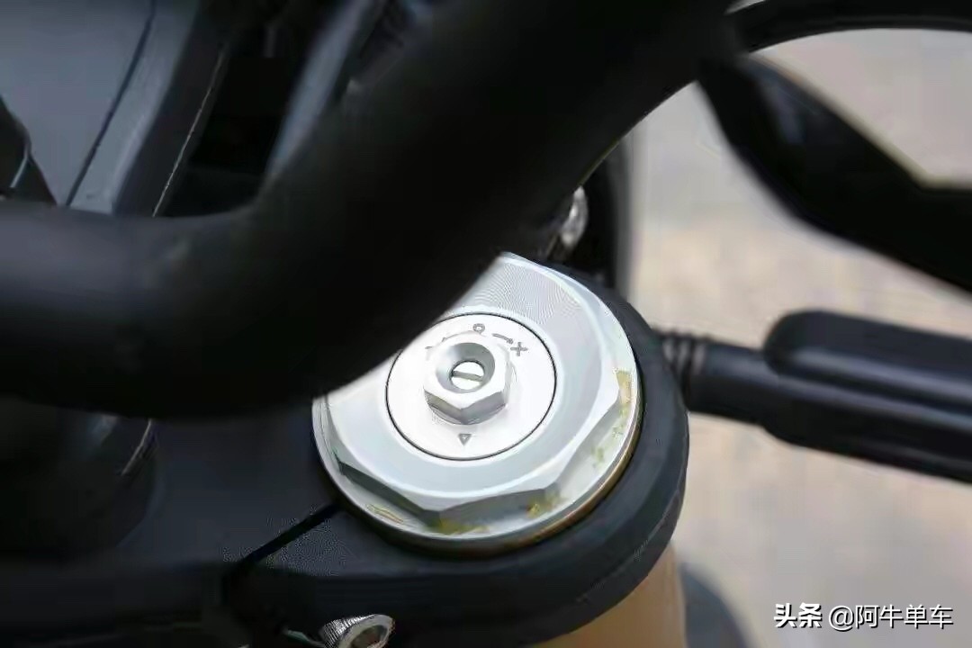 55800的幼狮800、45800的clx700，是什么能差10000块？