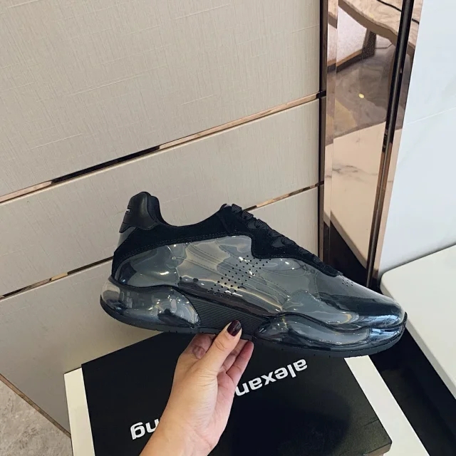 和阿迪耐克同档次的鞋,品牌的运动鞋为啥那么难看