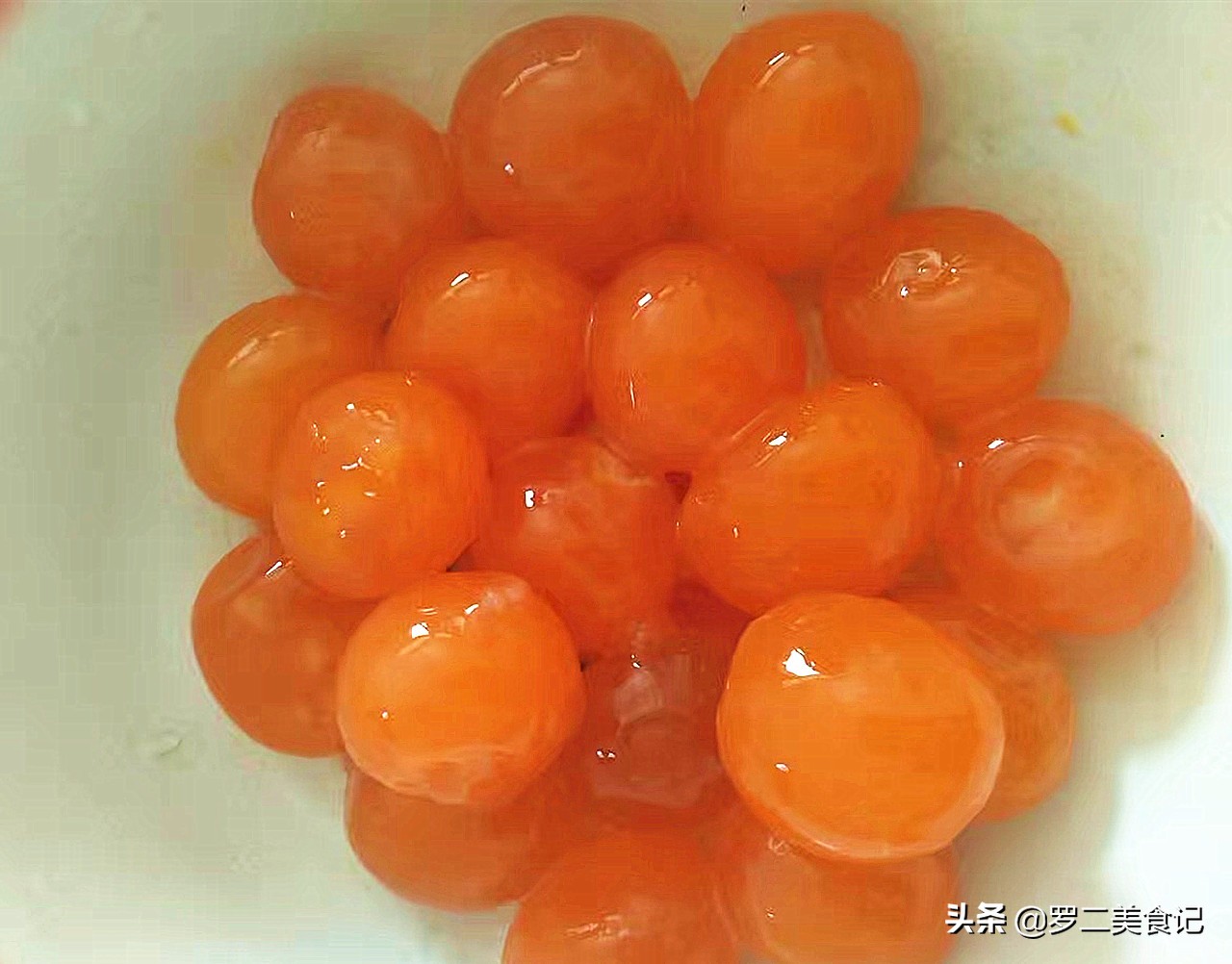 咸蛋黄没腌透怎么做月饼,咸蛋黄做月饼怎么处理才能流油