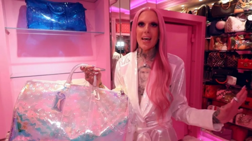 香奈儿磨刀、爱马仕砌墙,J姐的衣帽间戏可真多