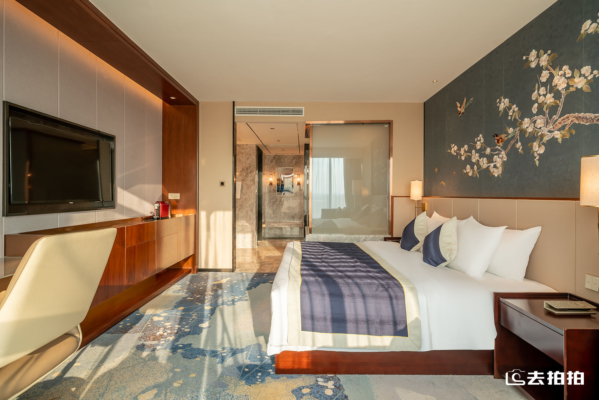 去拍拍蓝海酒店l做一片有温度的“蓝海”