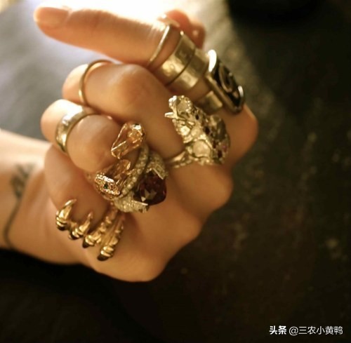 女占三大必寡啥意思,女占三八必为寡指哪三八