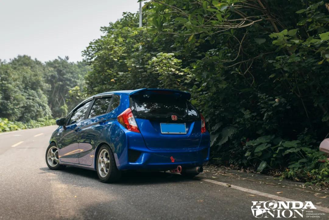 本田飞度适合男孩子开吗,本田飞度适合家庭用车吗