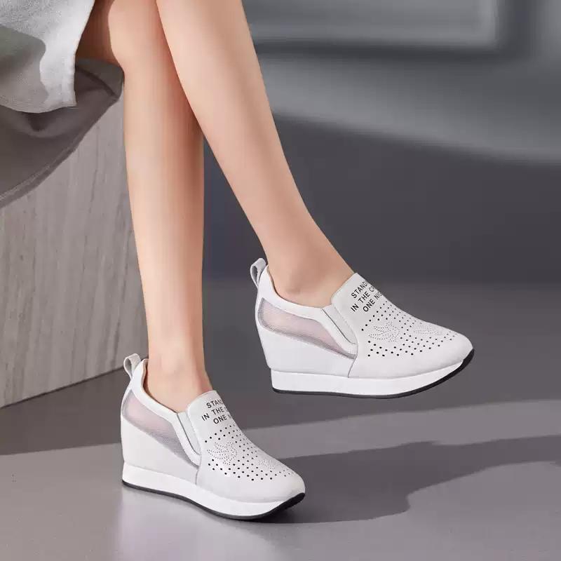 鞋子合不合脚由谁来评判,鞋穿的合适不合适自己才知道