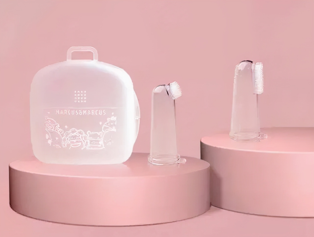 还在给小孩用儿童牙膏吗,牙医涂氟是拿什么涂氟