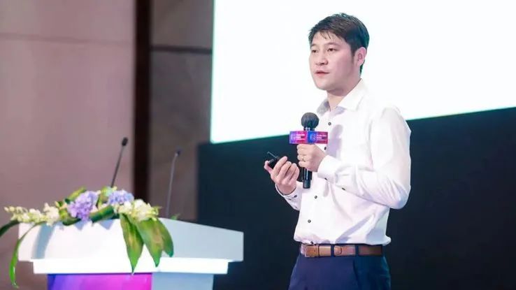 “电竞教授”郑夺答记者问