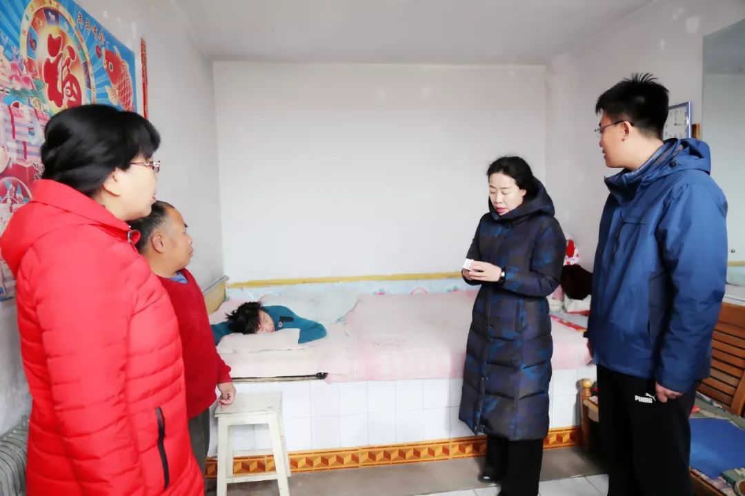 市妇联慰问基层妇联干部,妇联巾帼慰问活动