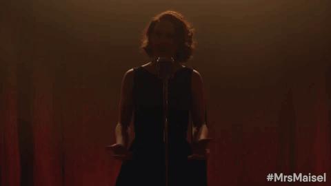 弃出轨前夫再惹桃花，纽约名媛离婚爆红，5000套美裙包裹励志大戏