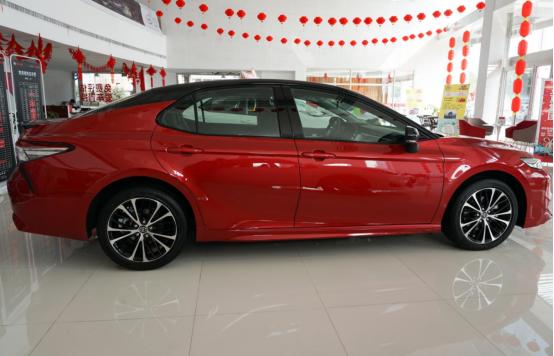 我心中的b级车,性价比之王全新凯美瑞气场十足