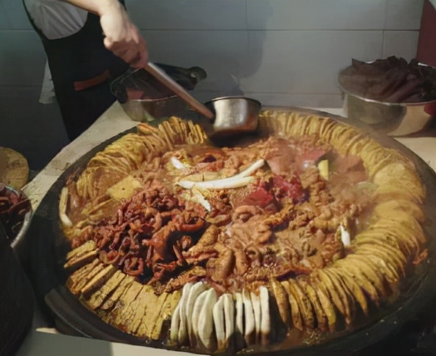 现在吃碗卤煮这么大罪过?竟和裹脚、黑奴挂钩了?北京人真难