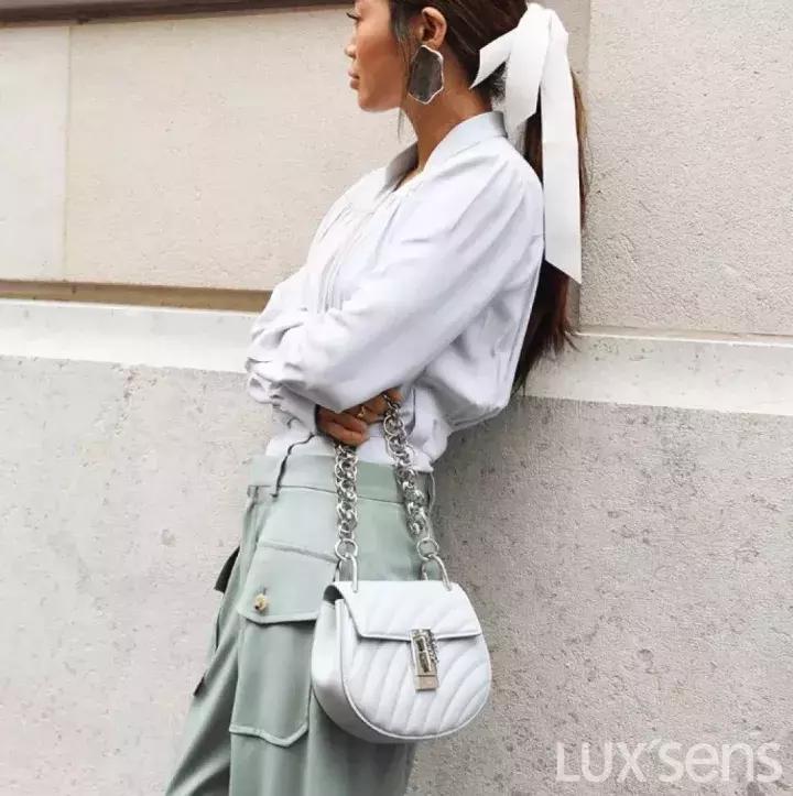 浅色的大牌包包,夏季包包推荐小众高级感