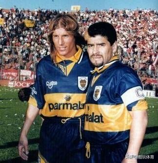 足球场上的亲吻后续,足球场上的激情