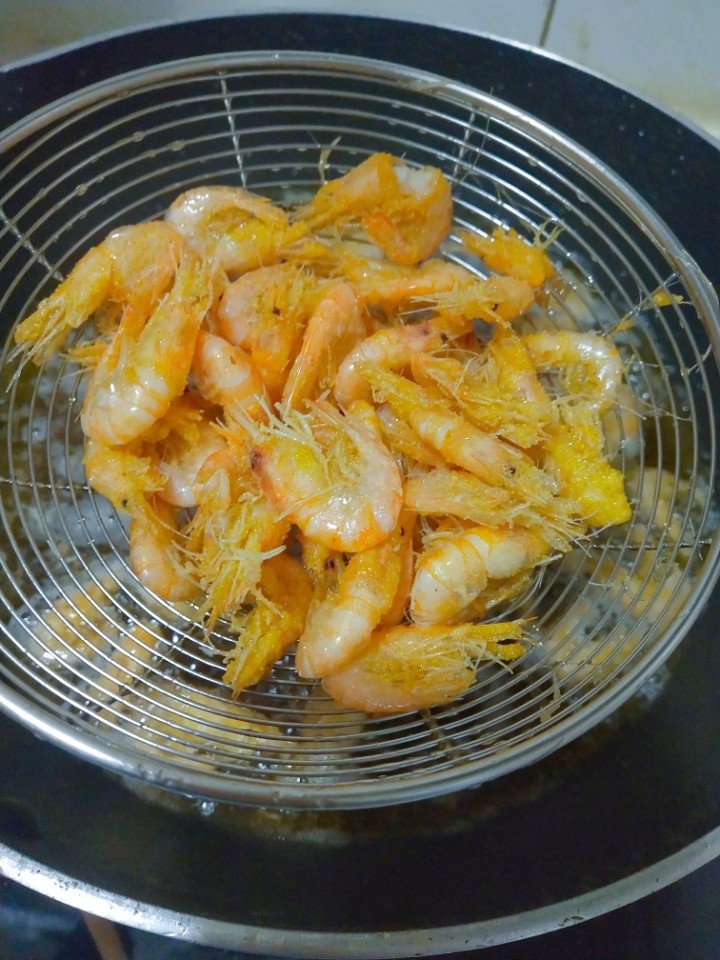 小河虾不用油炸怎么做的酥脆好吃,不用面粉怎么做小河虾好吃又酥脆