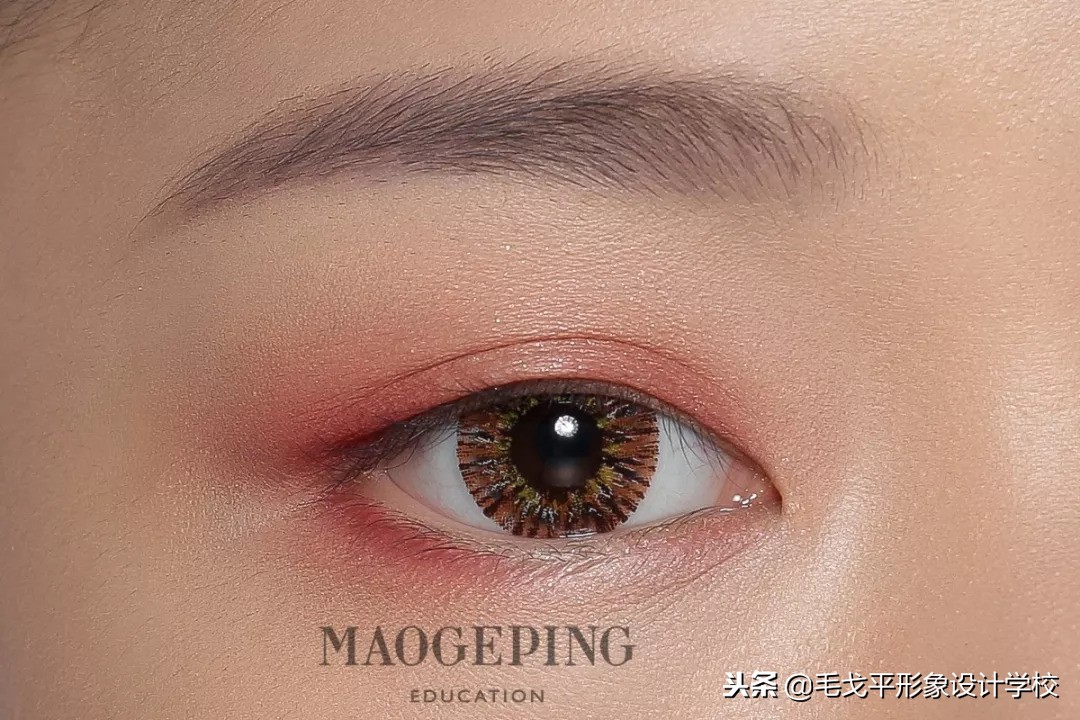 怎么画出整容脸,怎样画超干净的素颜卧蚕眼妆