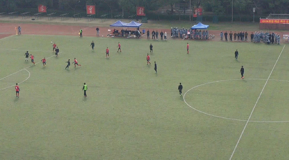 国足0:2韩国亚洲杯,国足不敌韩国亚洲杯