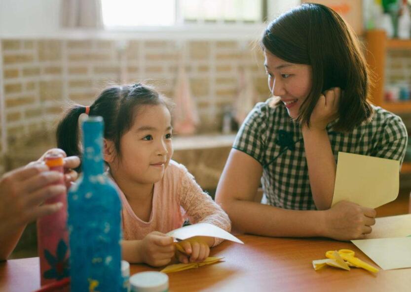 老师给幼儿写错名字正常吗,幼儿园老师连孩子的名字都能写错