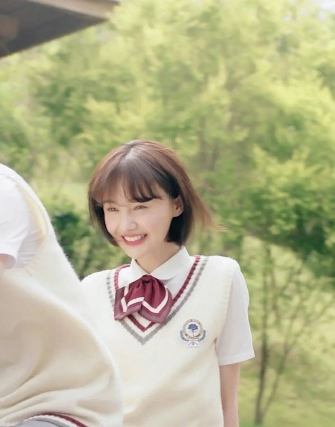 有哪些好看又显脸小的发型,适合脸小的长脸型发型女