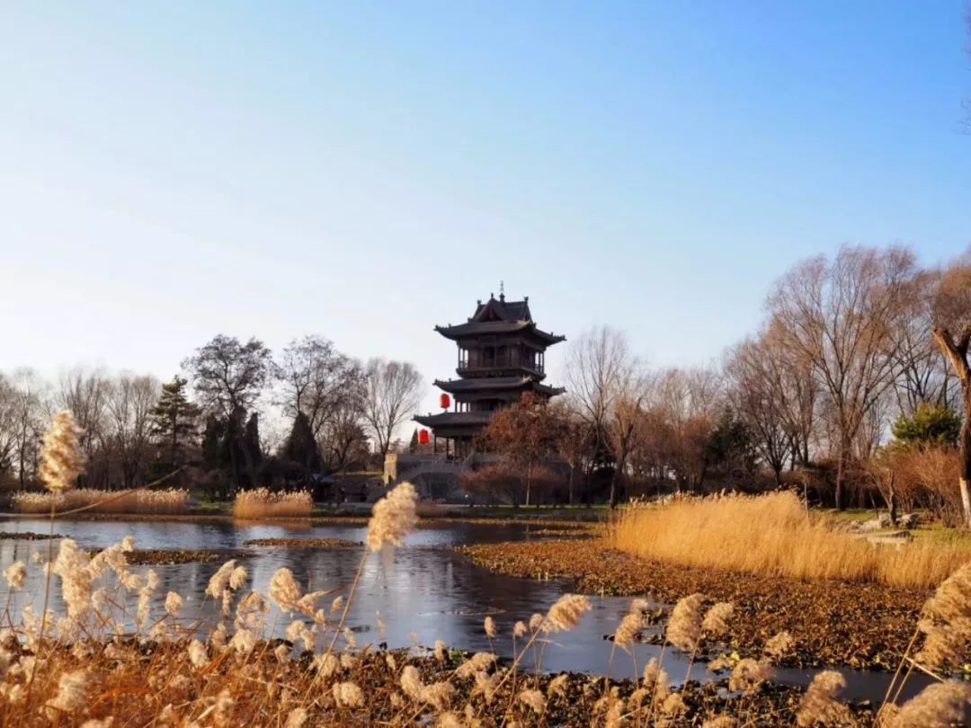 一座神人共栖的“煤都”