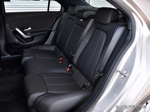 奔驰a级车型值不值得买,奔驰a级2023新款车型值不值得买