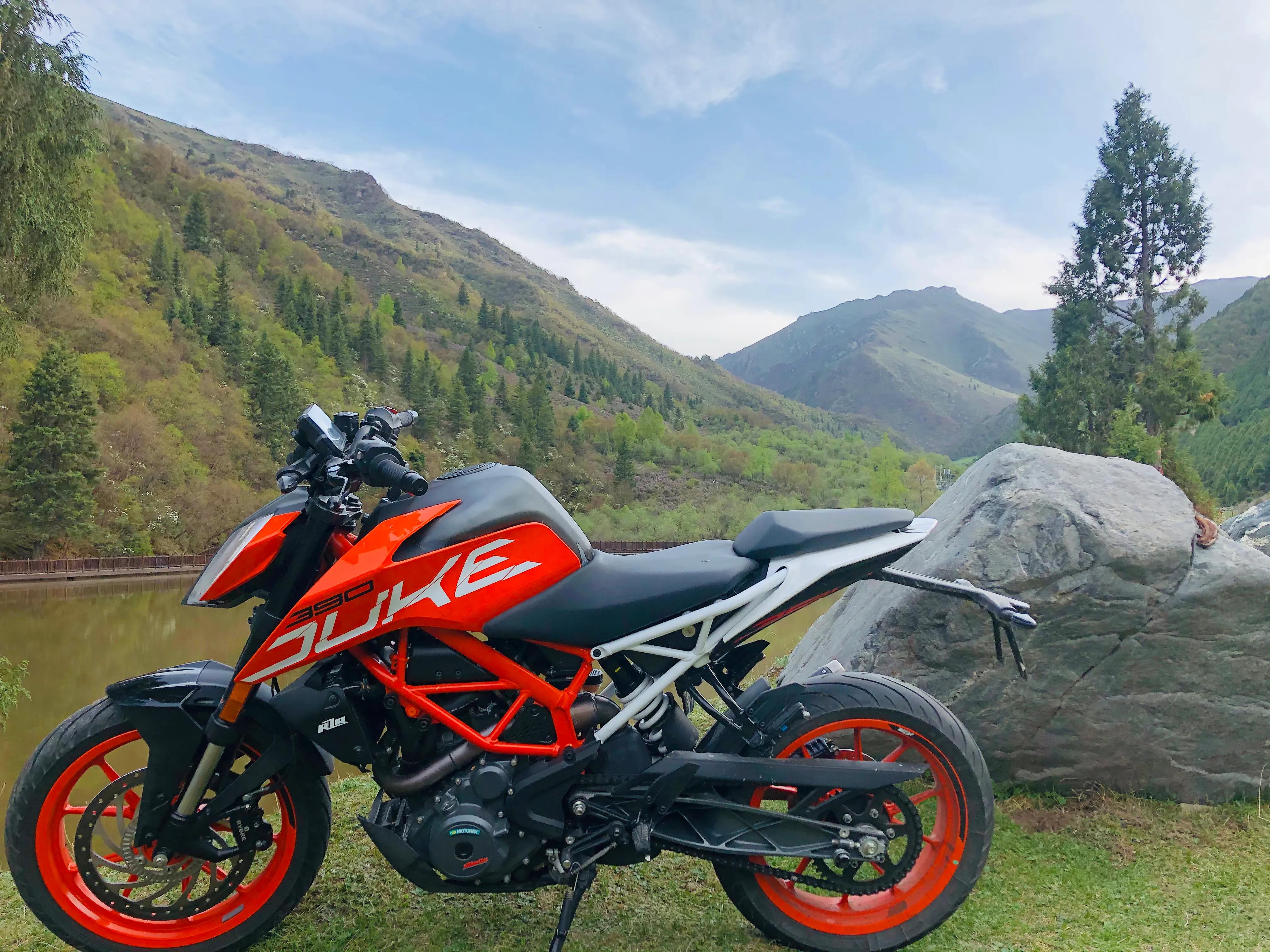ktm390和杜卡迪795哪个值得购买,老款ktm杜克390值得入手吗
