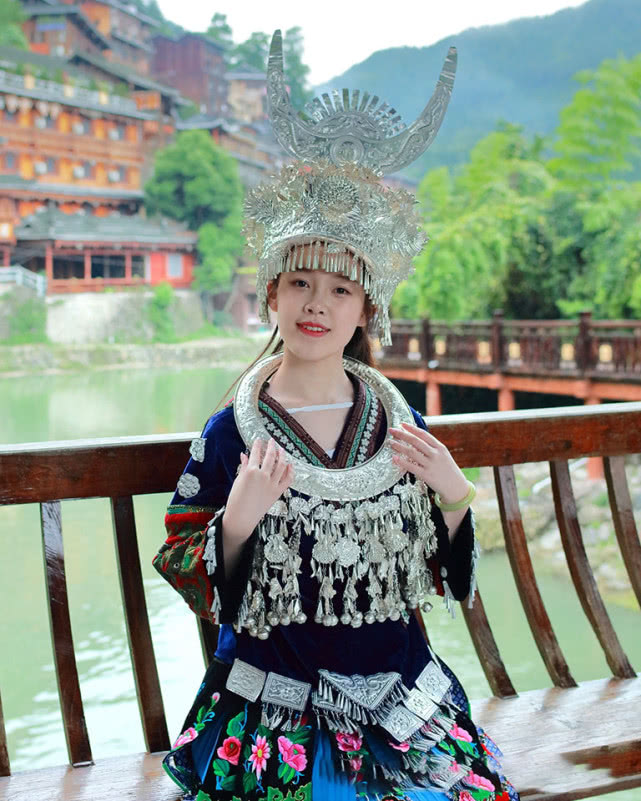 凤凰古城苗寨银饰好贵,西江苗寨十八寨银饰