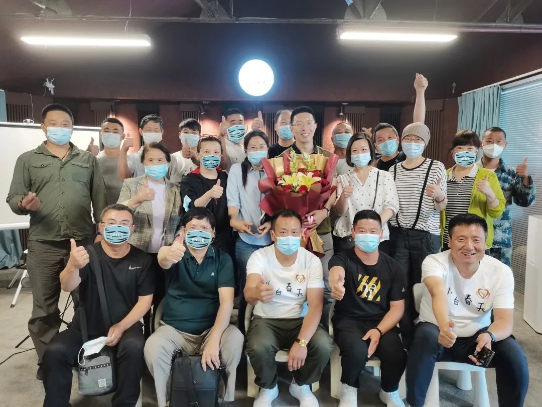 终于顺利出院回家的说说,终于出院了满血复活的说说