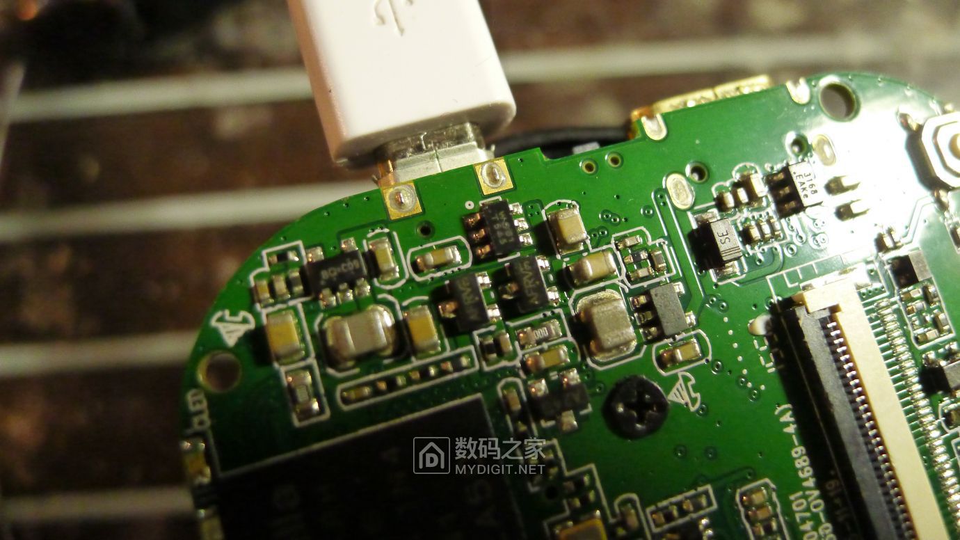 PAPAGO行车记录仪GoSafe535拆解，电源接反故障维修及思路分享