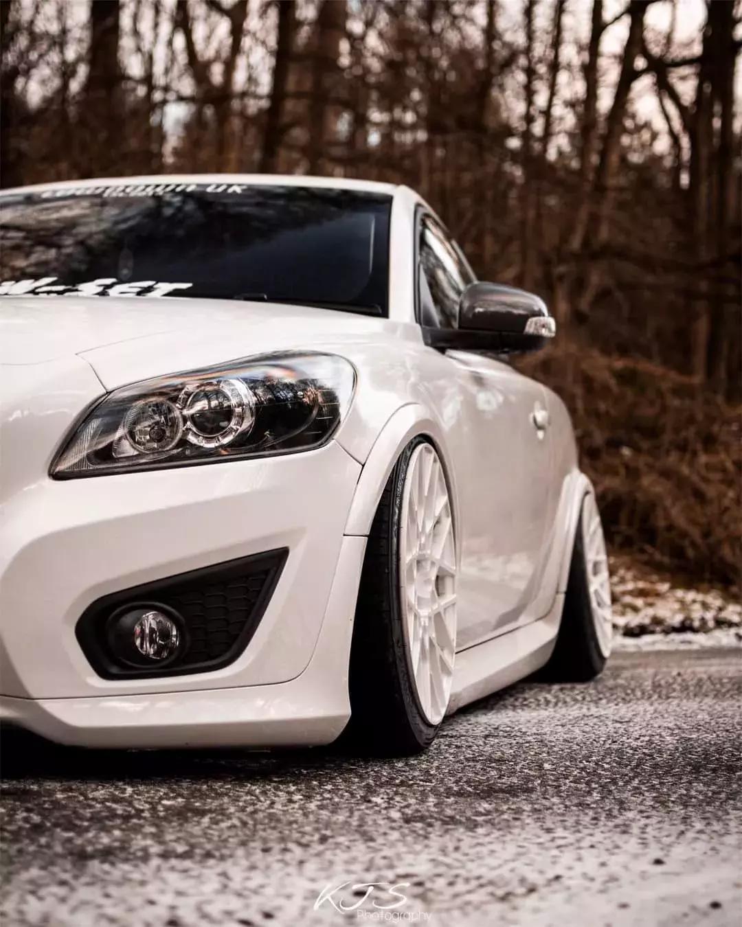 沃尔沃曾经最便宜又独特的双门车C30,没想到竟改装出如此姿态