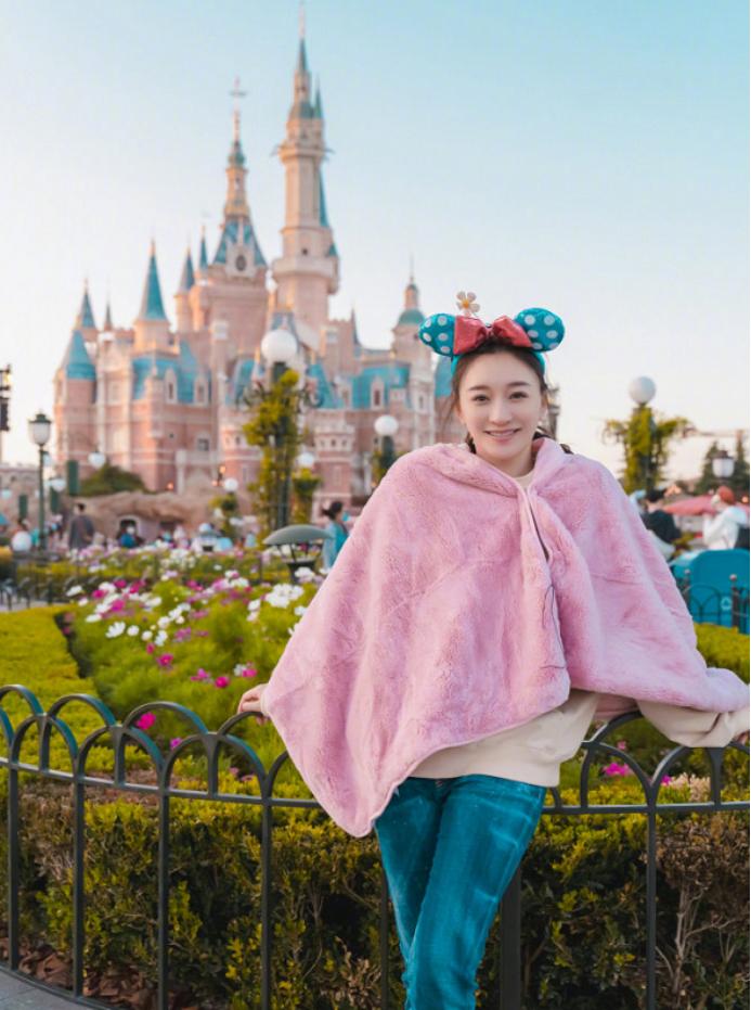 绉嬪啲瀛d笁鍚堜竴瓒呯骇濂界湅闃查淇濇殩,绉嬪啲淇濇殩绌挎惌姣涚粧