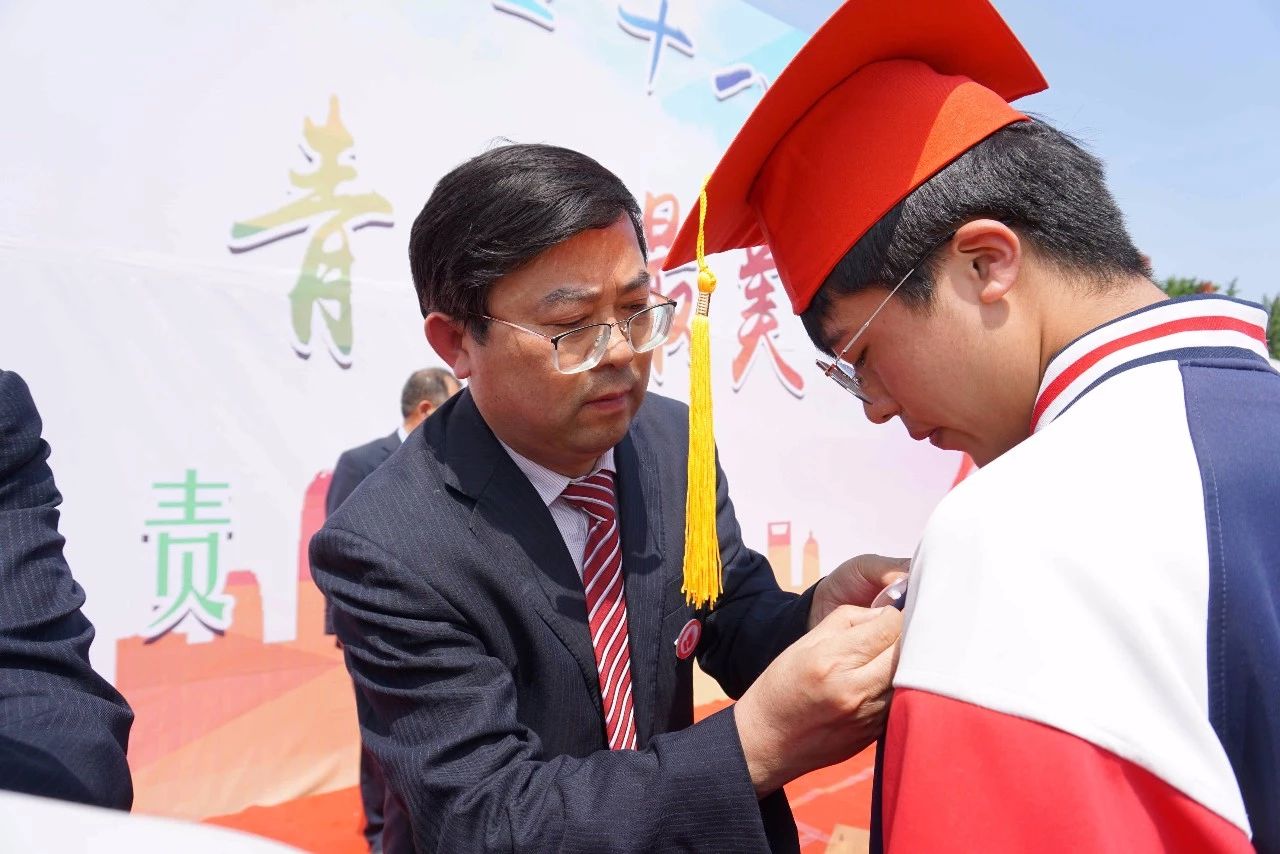 中考生看过来，来这里成就最好的自我——选择临沂三中，无悔一生