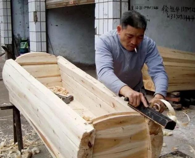 为什么人死后要用棺材,人死后为什么要放进棺材