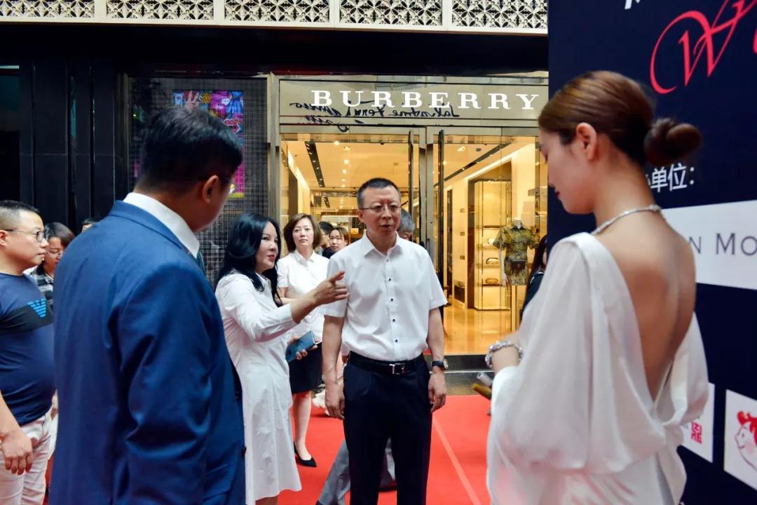 “碧罗珠宝之夜”沈文裕钢琴独奏音乐会完美举行