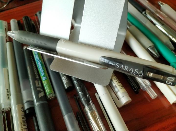 小米巨能写百乐对比,小米巨能写和百乐p500哪个好