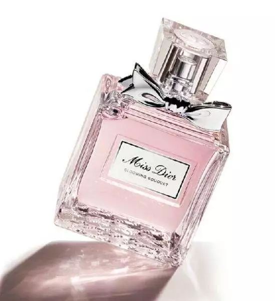 慵懒风穿搭美图来袭，收藏就按照这么穿，系列一