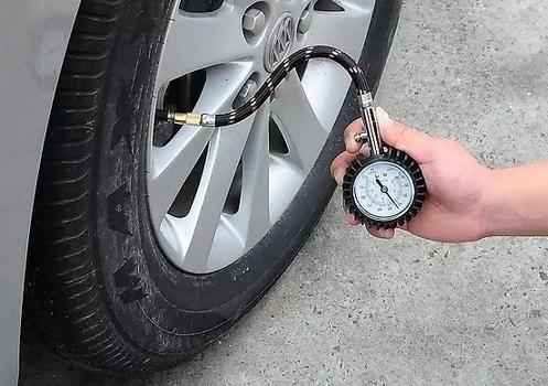 高速感觉方向盘发飘什么原因,开高速飘是什么问题导致的